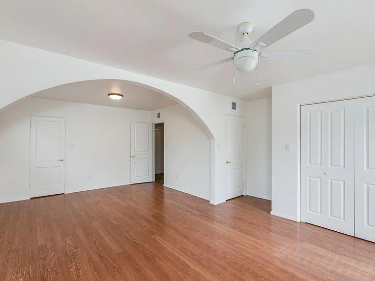 2917 E Mariposa St — Photo 7