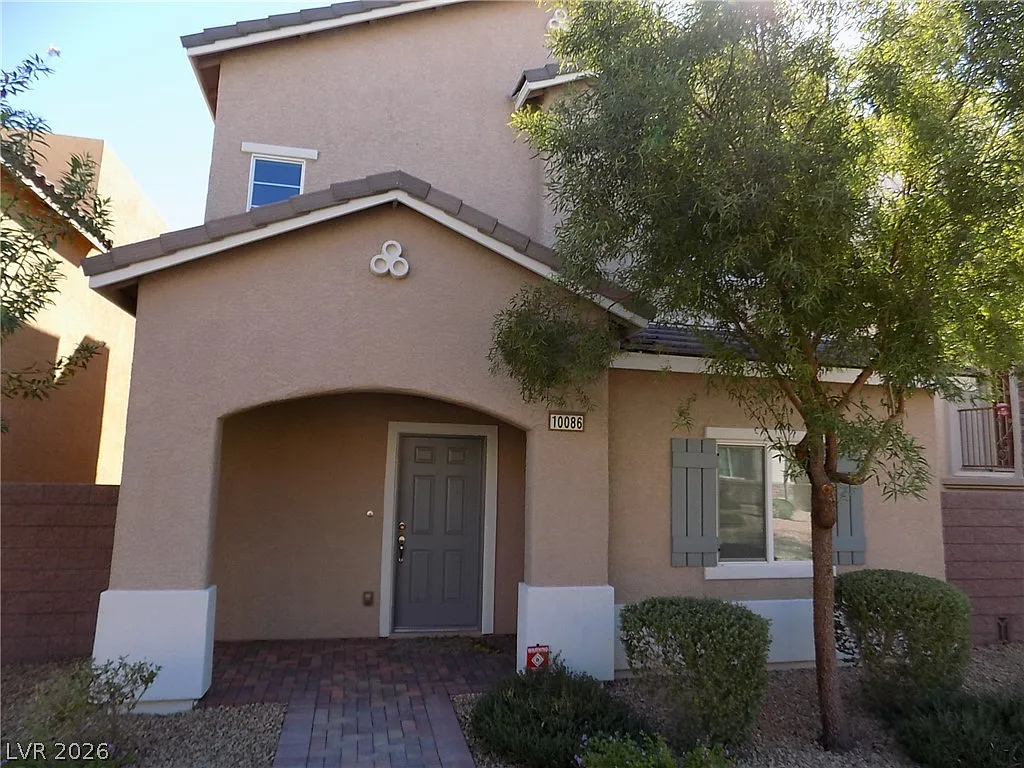 4 bed, 3.0 bath, 2159 sqft, $2,165 — Photo 2