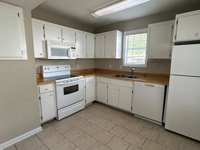 803 W Island Square Dr — Photo 6