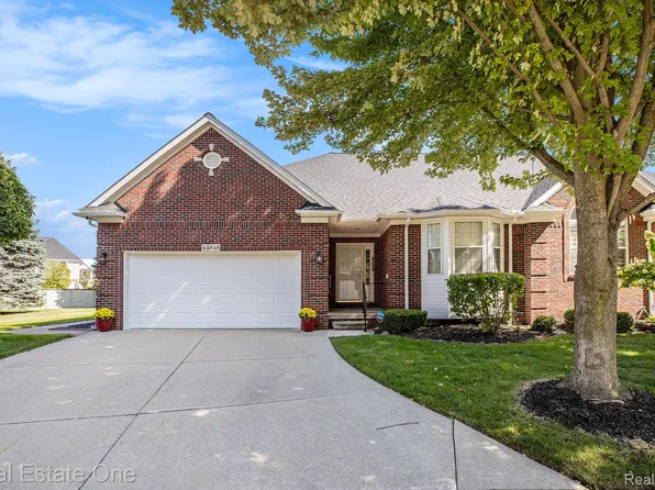 44345 Nova Dr, Sterling Heights, MI 48314