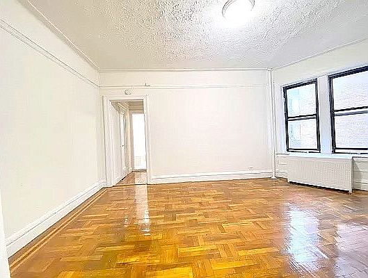 3rd image of 835 W 176th St APT 3E