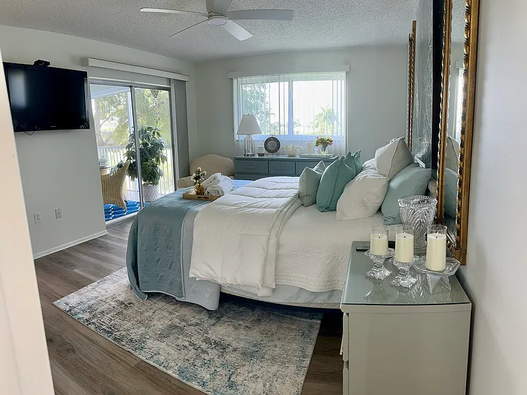 5435 Rattlesnake Hammock Rd #204E — Photo 12