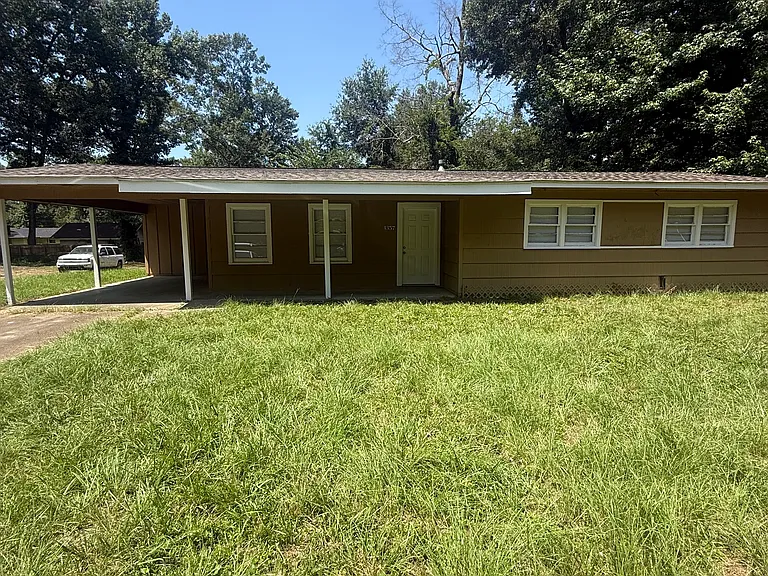1357 Woody Dr — Photo 1