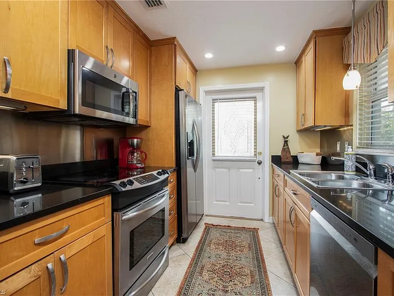 820 Ketch Dr #8 — Photo 8