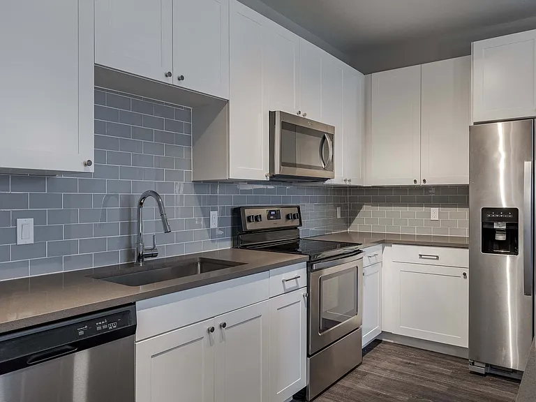 Encore Evans Station Apartments — Photo 17