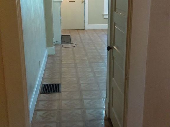 4th image of 228 Boyer St