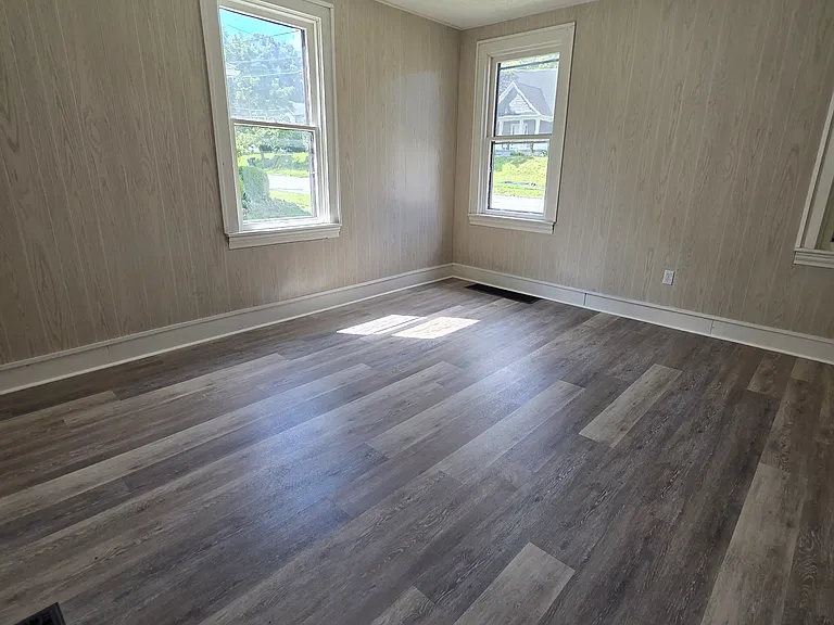 1045 Pittsburgh Ave — Photo 11