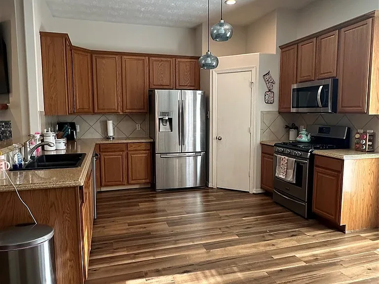 1875 Redwood Ln — Photo 5