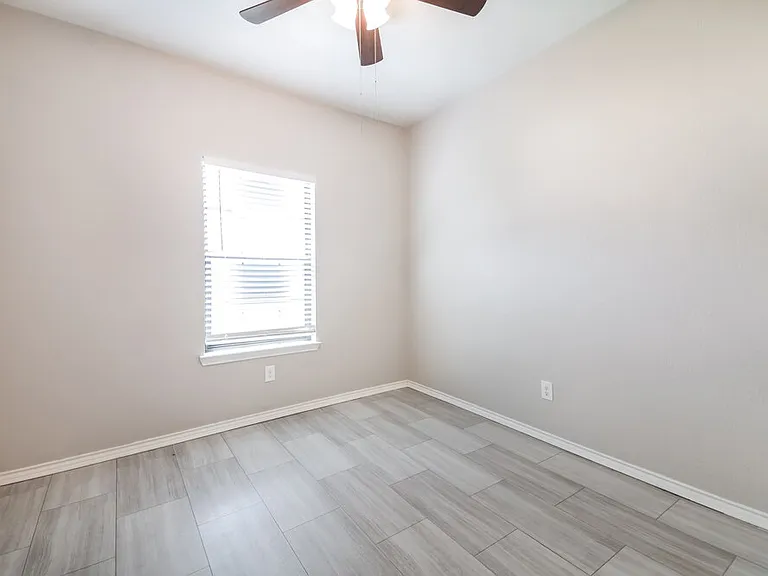 2131 Trishia Ln — Photo 13
