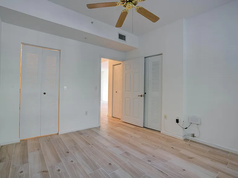 1136 Town Center Dr #11 — Photo 3