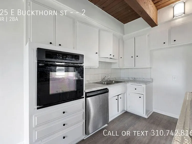 125 E Buckthorn St #2 — Photo 3