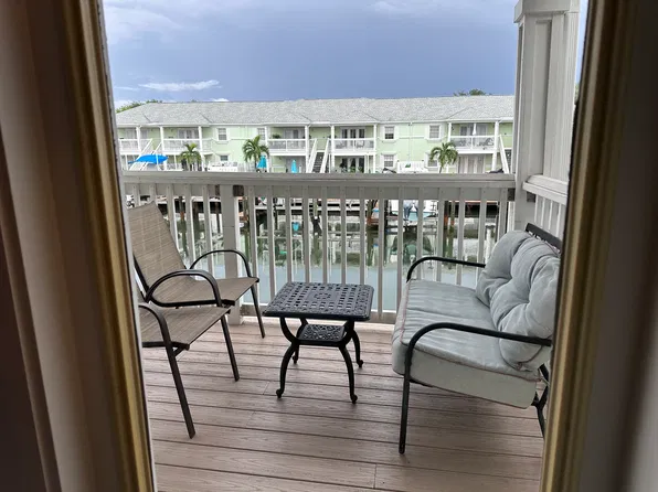 5132 Beach Dr SE #5, Saint Petersburg, FL 33705