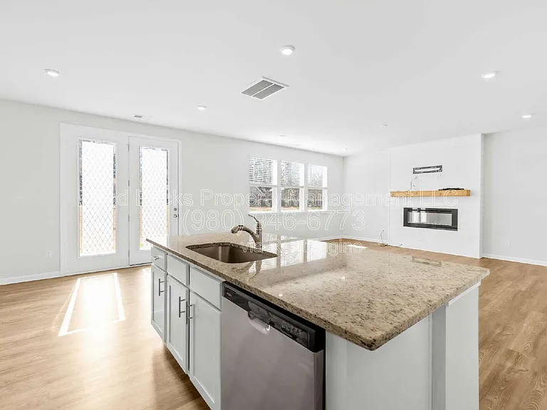 2128 Blue Sky Meadows Dr — Photo 13