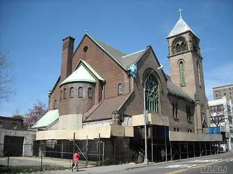 Home for Sale in Brooklyn, NY $7,500,000