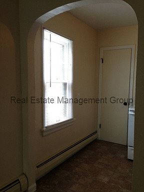 4th image of 534 E Front St APT 15