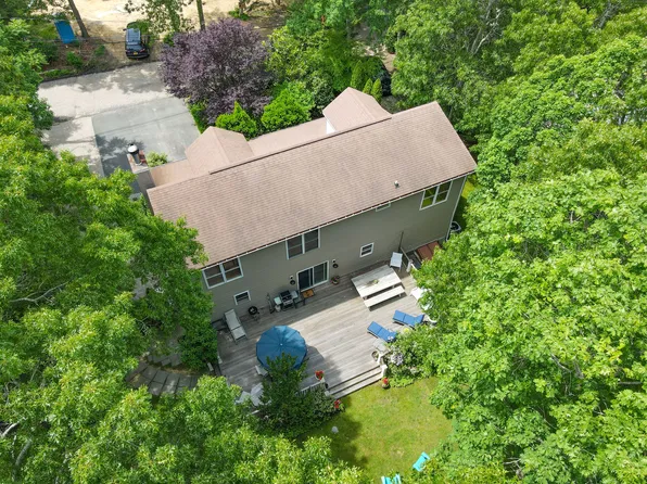 https://photos.zillowstatic.com/fp/4d8d7f862faf7742122aaaca299ba515-p_e.webp