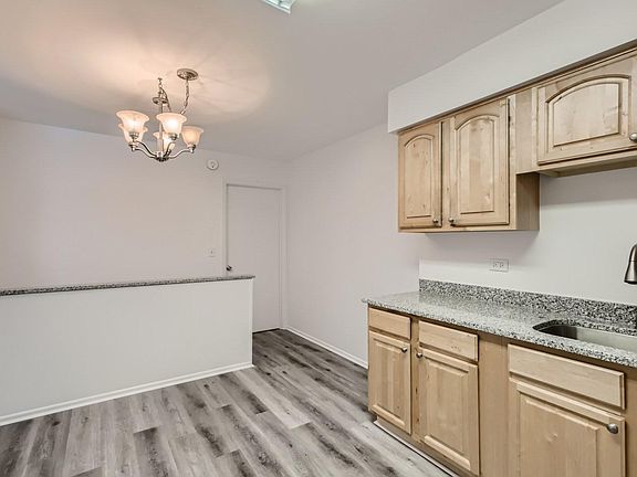 5th image of 119 Golden Dr