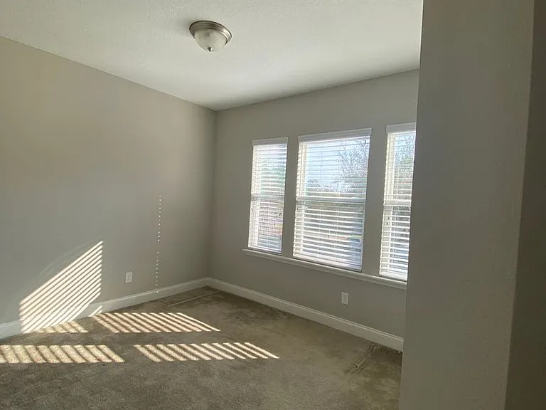 461 Oviedo Blvd — Photo 32