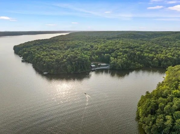 67 Sportsman Dr, Florence, AL 35677