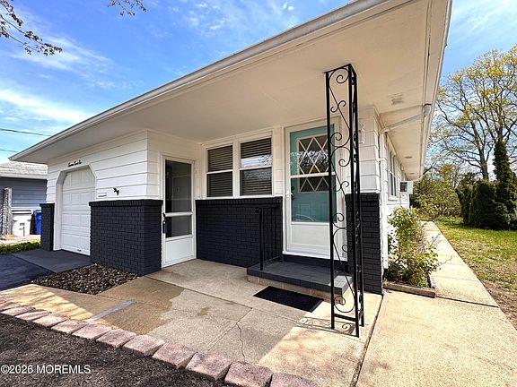 5th image of 1821 Hovsons Boulevard