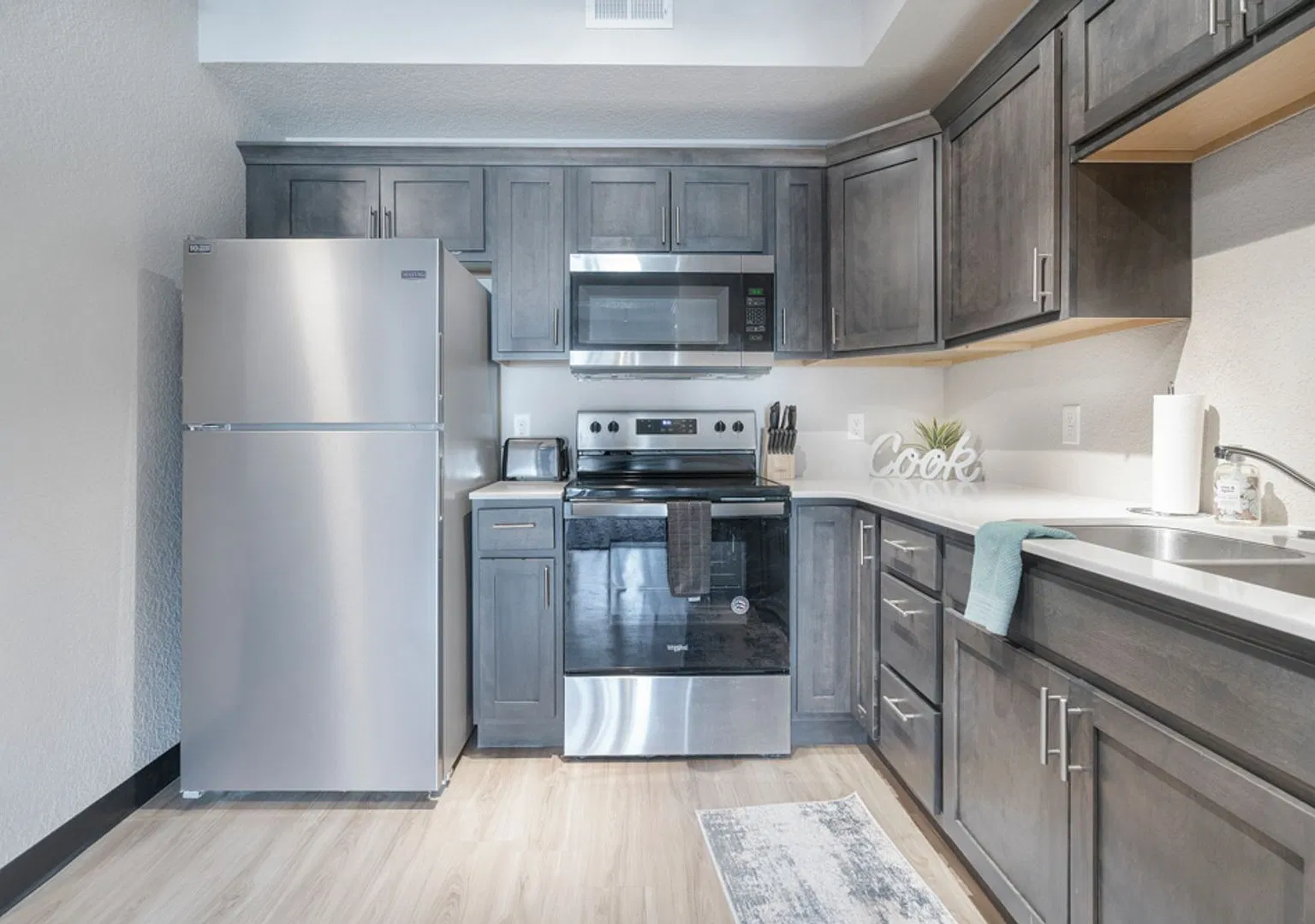 Special - 1 month FREE with a 12 month lease — Photo 3