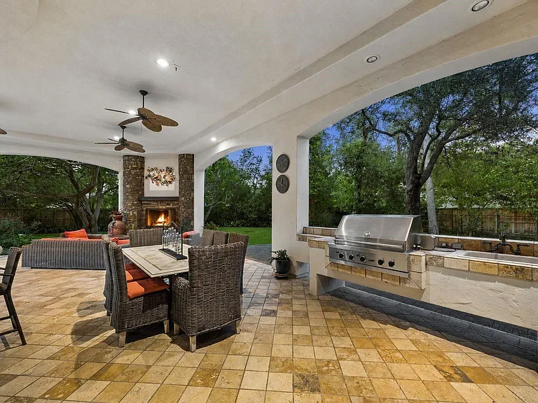 2 Lacewood Ln — Photo 38