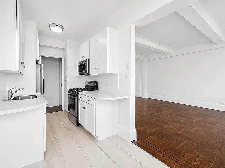 25 W 81st St #11D — Photo 4