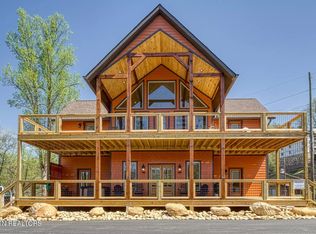 604 Cherokee Orchard Rd, Gatlinburg, TN 37738