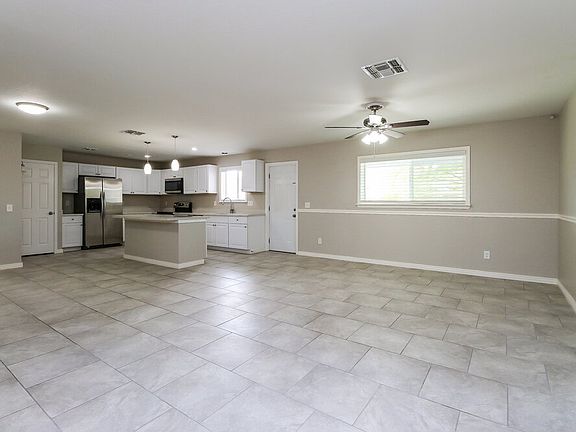 3rd image of 452 S Higo Cir