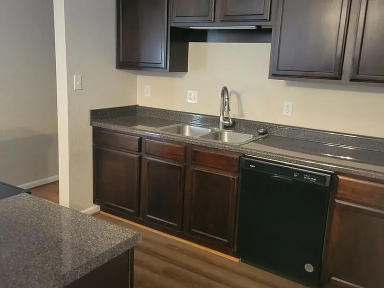 15 Lakewood Ct — Photo 7