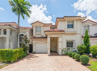 10918 NW 70th St, Doral, FL 33178
