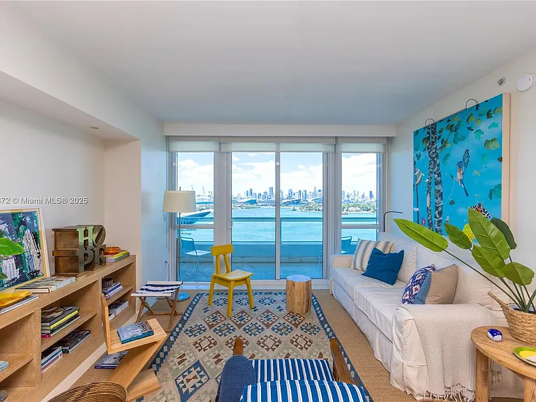 520 West Ave #1102 — Photo 46
