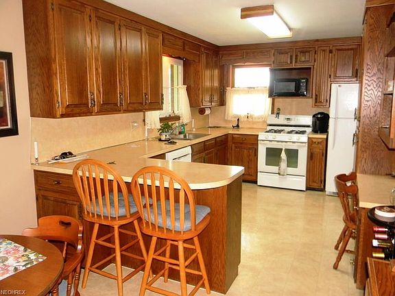4th image of 1312 Opal St