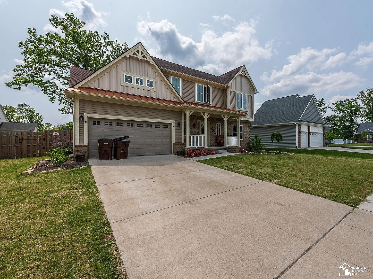 830 Bradford Dr photo 1