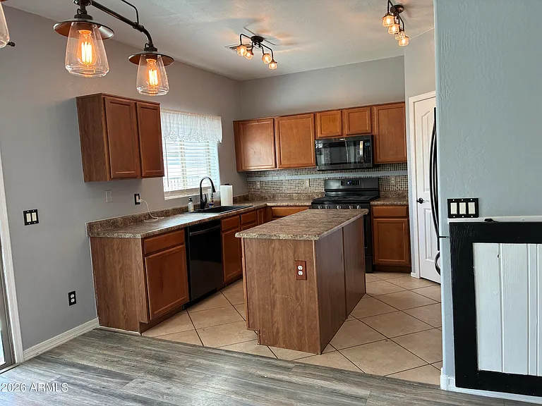 9226 N 182nd Dr — Photo 13