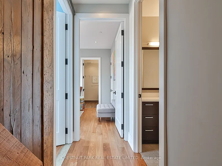 540 College St #Penthouse 2 — Photo 21