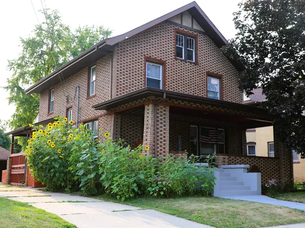 812 S Locust Ave, Freeport, IL 61032