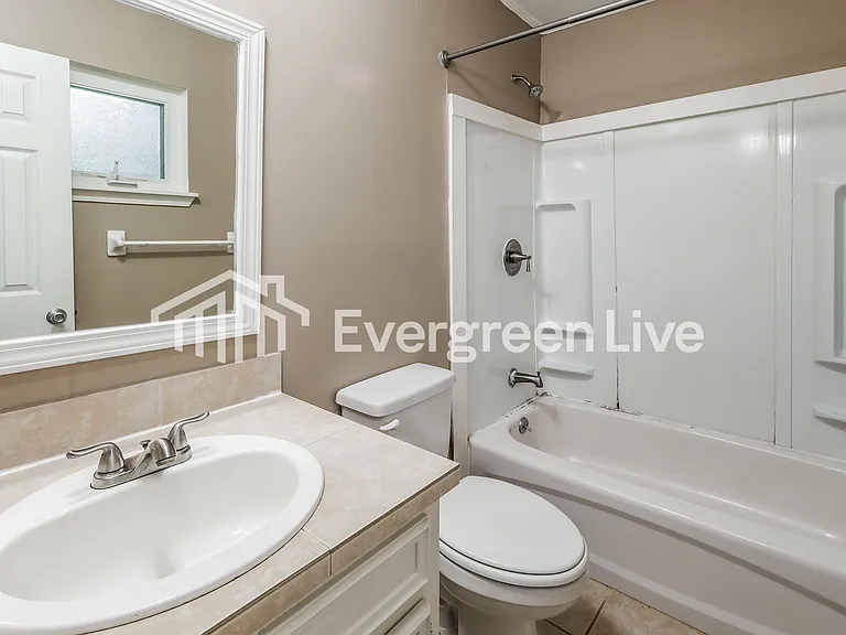 408 Shenandoah Rd N — Photo 14