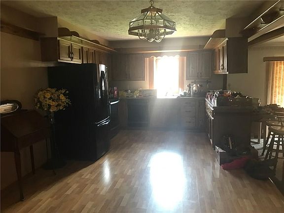 4th image of 5905 Thurman Dr