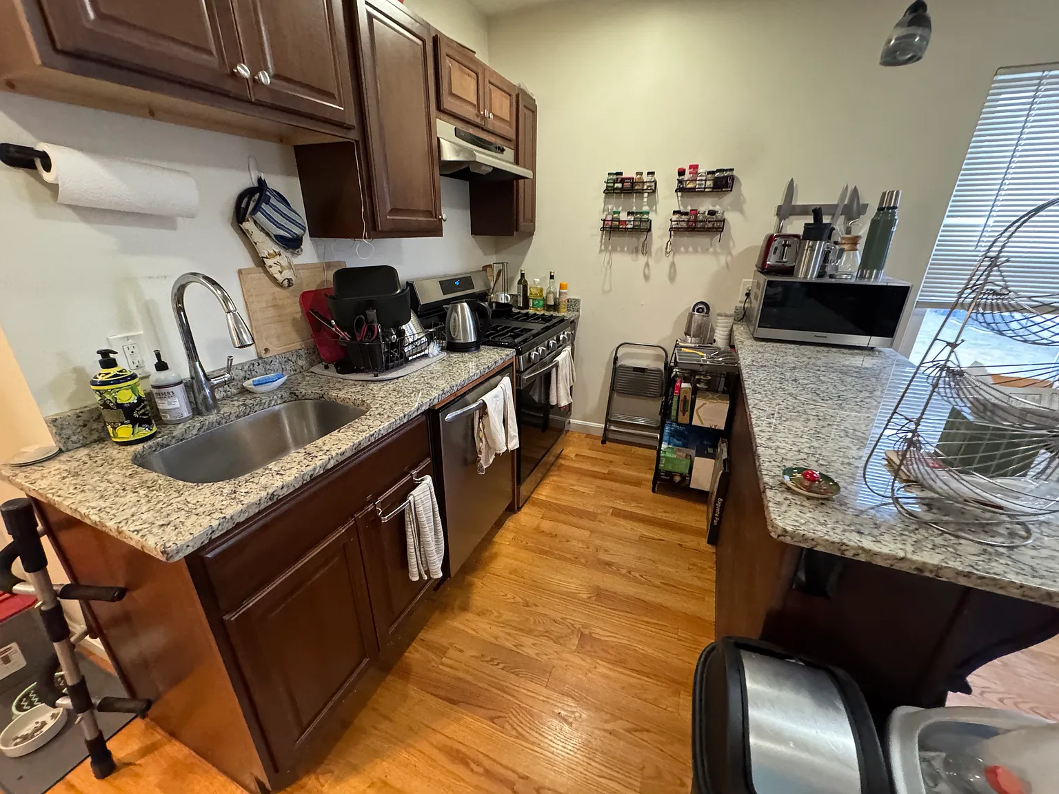 4 bed, 2.0 bath, $4,400 — Photo 3