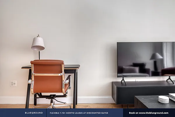 Rented by The Blueground | media 100