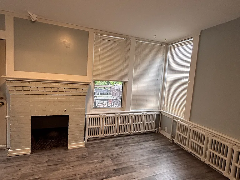 490 Gilmour St #2 — Photo 12
