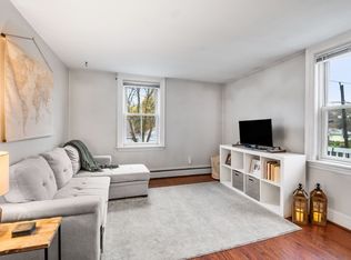 38 Moseley Ave APT 3, Newburyport, MA 01950