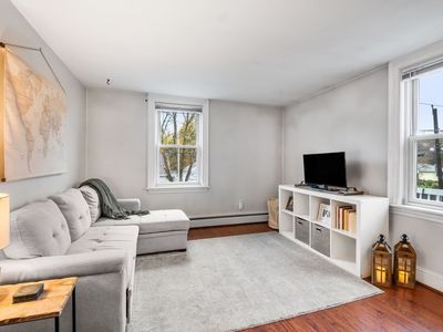 38 Moseley Ave APT 3, Newburyport, MA, 01950
