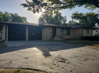 434 Chestnut St, Hickman, NE 68372