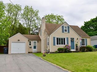10 Lancaster Ave, Warwick, RI 02886