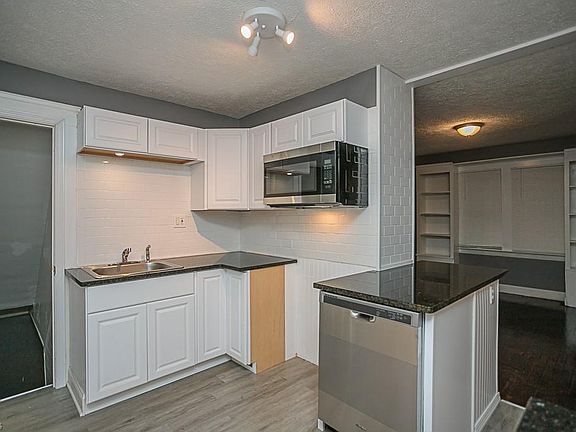 4th image of 4482 W 42nd St