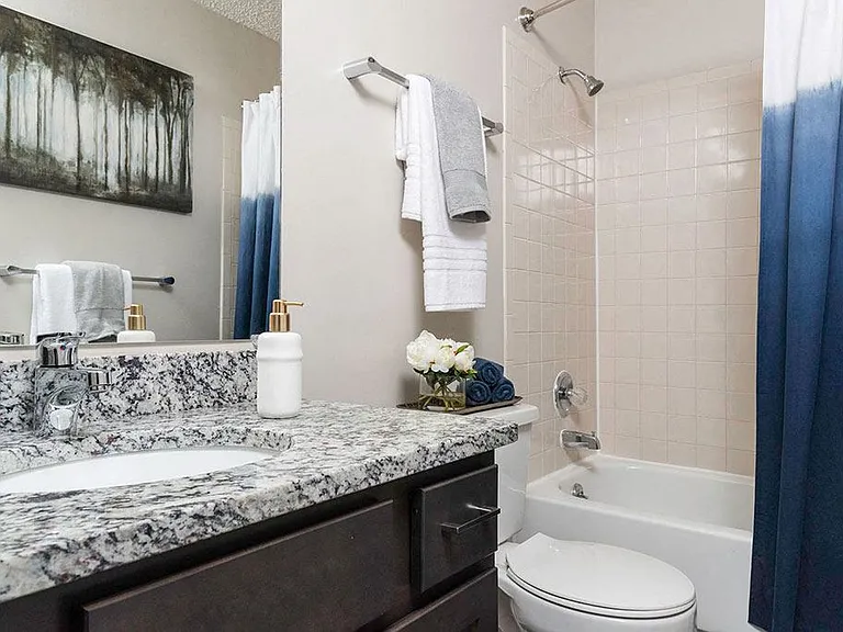 Fairlane Woods Apartments — Photo 5