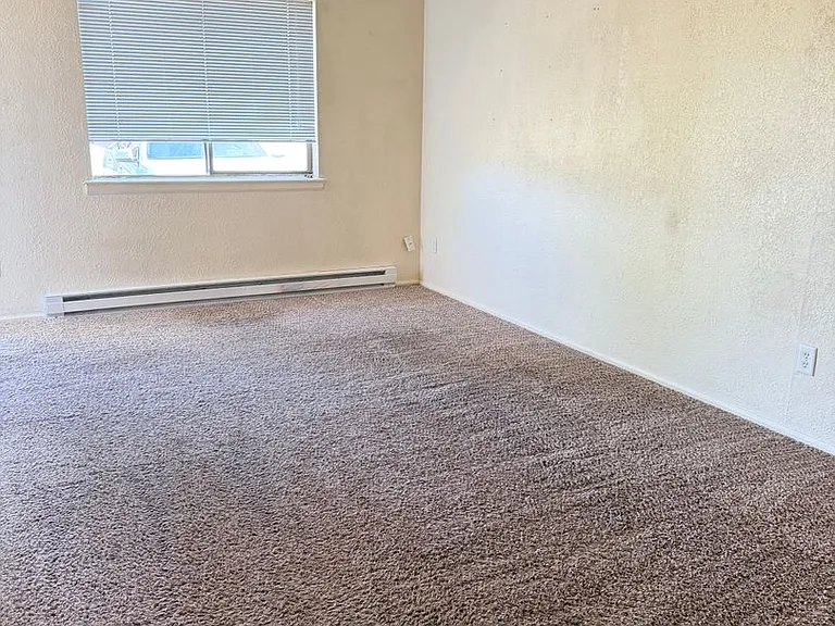 2318 S Colorado Ave — Photo 10
