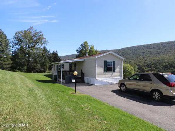 35 Hillside Pl, Kunkletown, PA 18058
